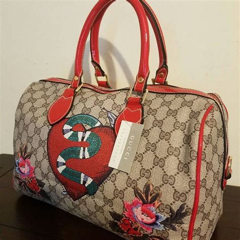 隨身錢包|2024換新夾！15款經典又實用中性皮夾推薦：LV、Gucci、Prada。